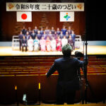 若者たちの笑顔